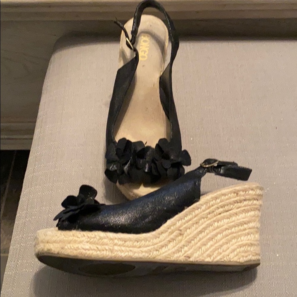 Women black sandals